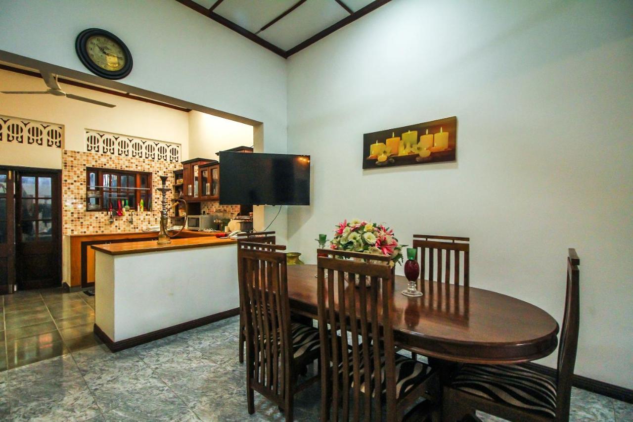 Leo'S Home Stay Dehiwala-Mount Lavinia Esterno foto